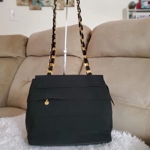 SALVATORE FERRAGAMO VINTAGE SHOULDER BAG.